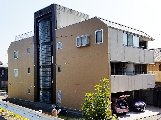 東京都葛飾区4階建マンションの外壁塗装・シール打ち替え工事・鉄部塗装工事の施工事例