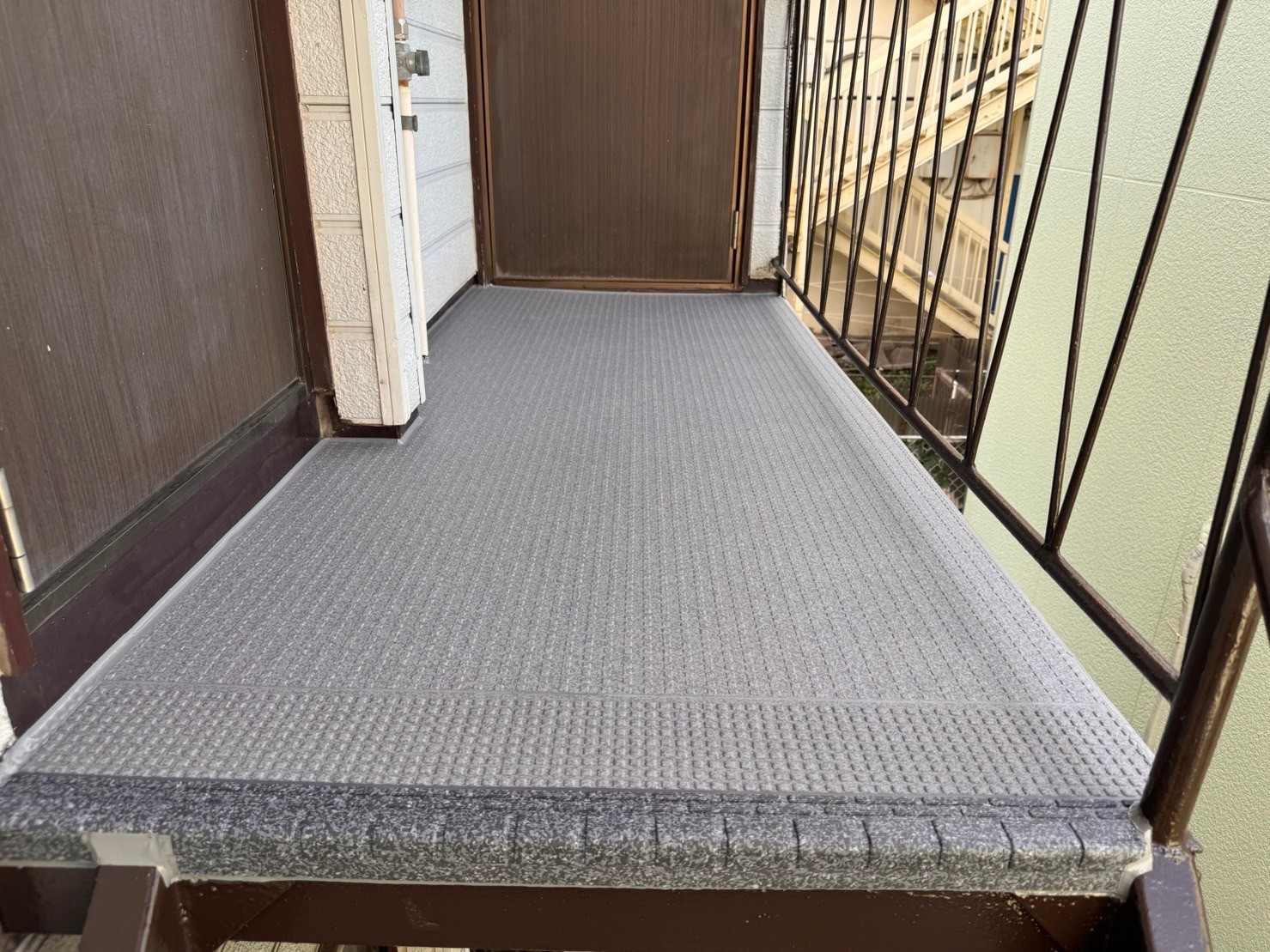 東京都三鷹市アパート共用部のタキロン施工後