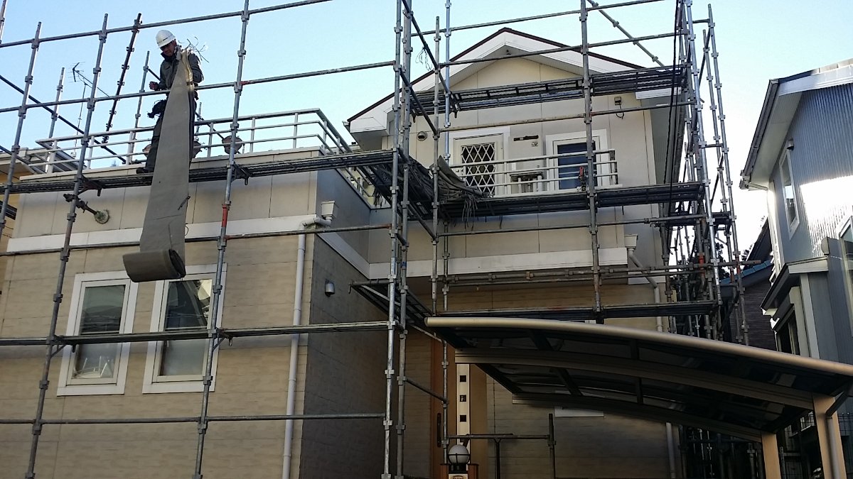 千葉県我孫子市の住宅の外壁塗装（パーフェクトトップ）の施工のようす