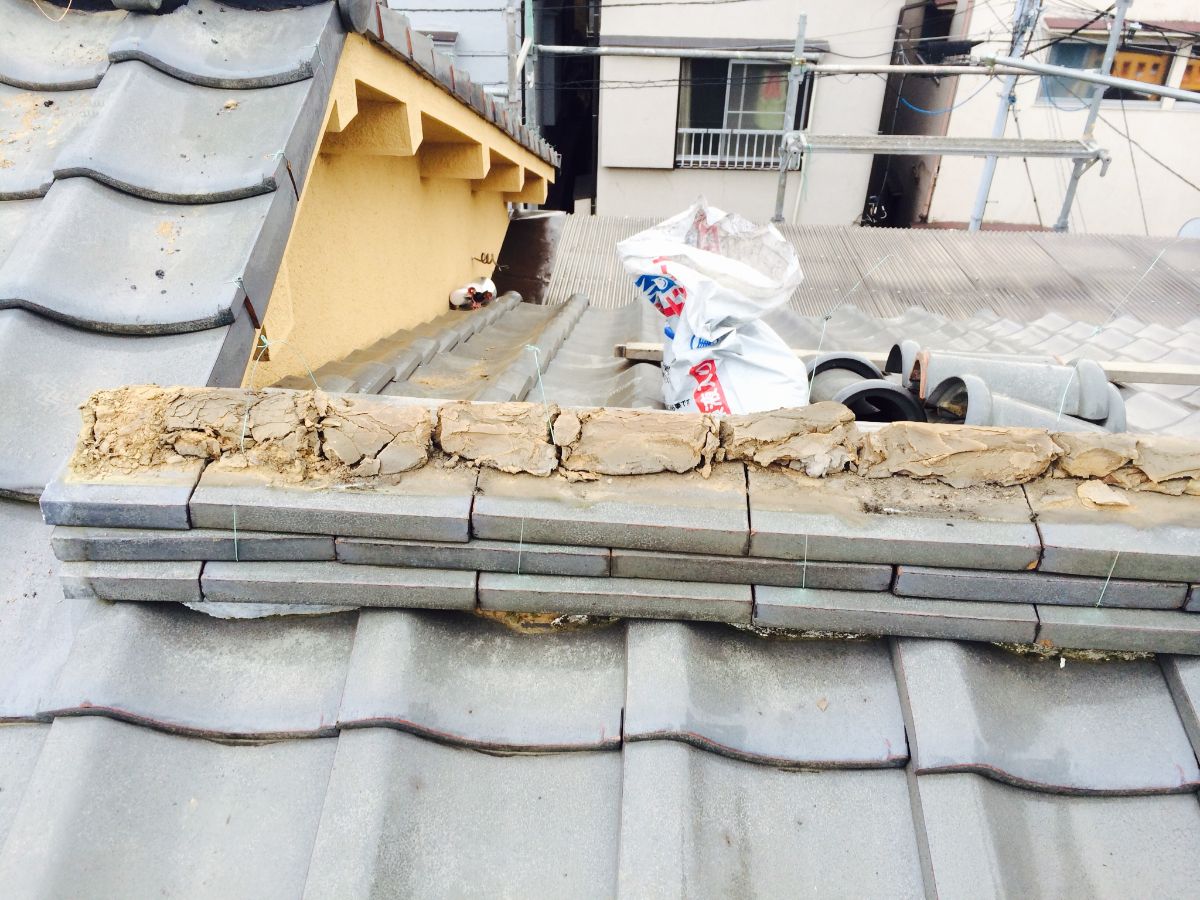 東京都江東区の住宅の鉄部の錆止め塗装の施工のようす