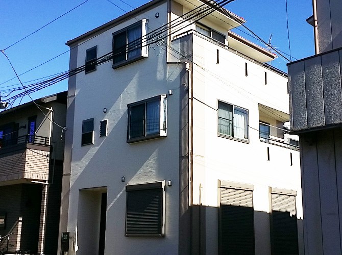 東京都葛飾区のサイディング住宅で外壁塗装・遮熱屋根塗装｜パーフェクトトップとサーモアイ4F