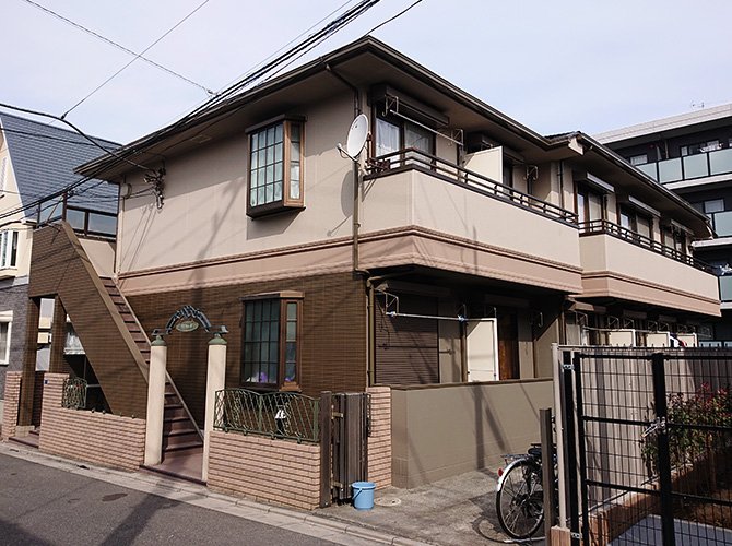 板橋区の2階建てアパートで外壁塗装・屋根塗装・長尺シート工事