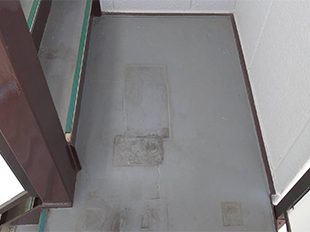 東京都北区（マンション） 長尺シート工事 施工中