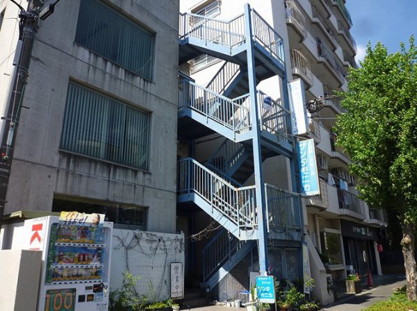 東京都日野市（ビル） 長尺シート工事・鉄部・外階段塗装 施工前