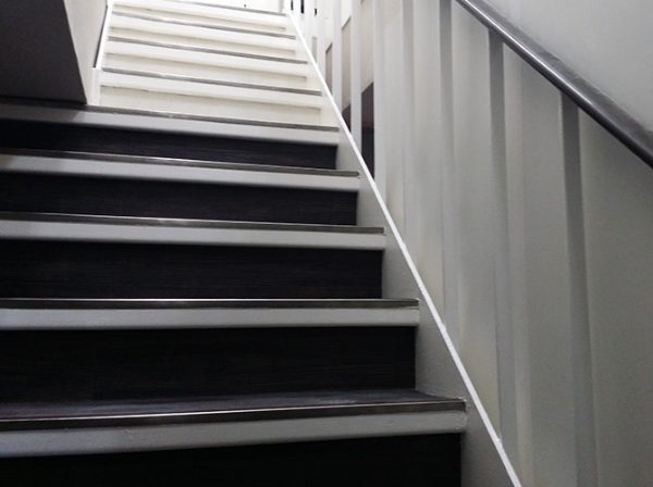 東京都中央区（店舗） 鉄部・外階段塗装 施工後