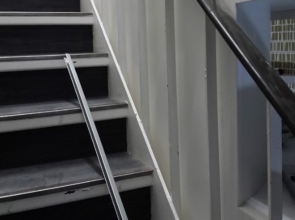 東京都中央区（店舗） 鉄部・外階段塗装 施工前