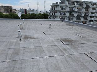 神奈川県横浜市港北区（マンション） 屋上防水工事 施工前