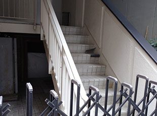 東京都台東区（ビル） 長尺シート工事・鉄部・外階段塗装・外壁塗装 施工前