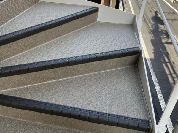東京都江戸川区(アパート) 鉄部・外階段塗装 施工後
