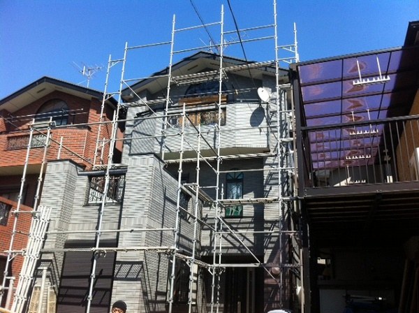 東京都足立区の住宅で外壁・屋根塗装工事｜花の香りハナコレクション・遮熱サーモアイ