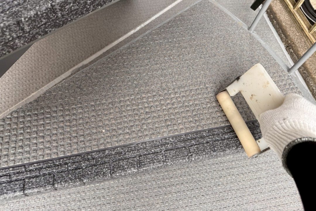 共用階段の長尺シート補修作業の流れ3
