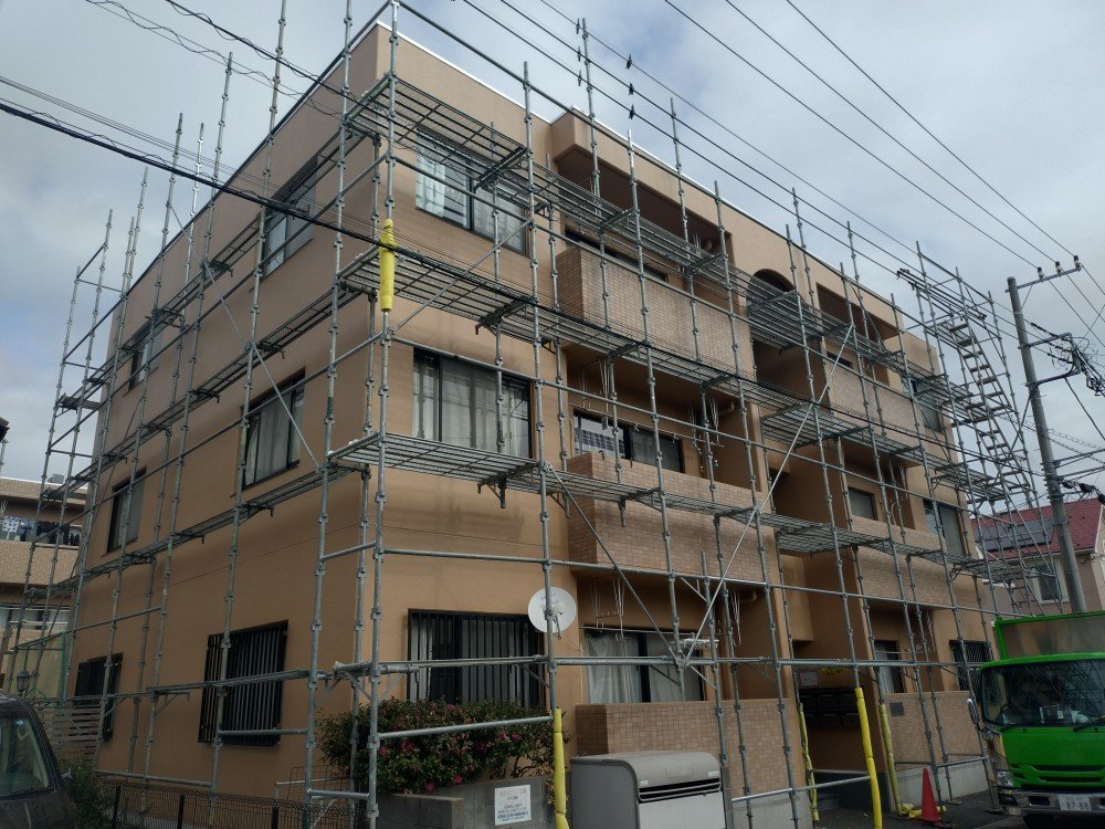 アパート・マンション外壁修繕の仮設足場設置写真